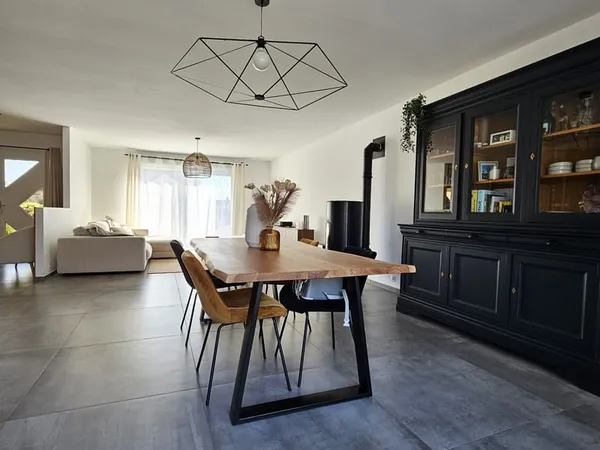 Maison 5 pièces 151 m²