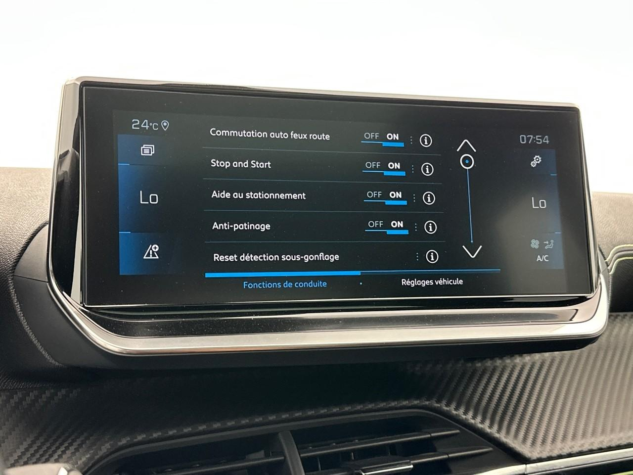 Peugeot 2008 puretech 130 s&s eat8 gt pack — photo 23