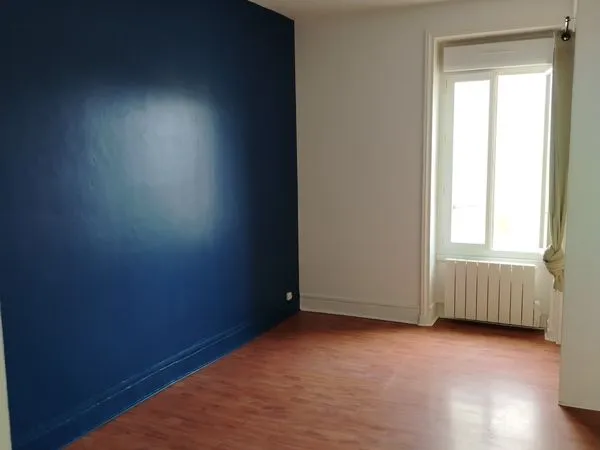 T1 bis / Grand studio de 28 m² - Roanne (Rue Saint Alban)