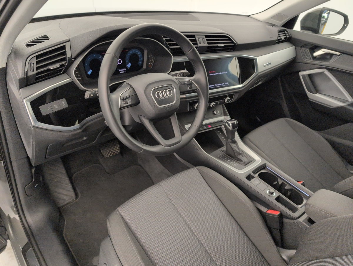 Audi Q3 — photo 15