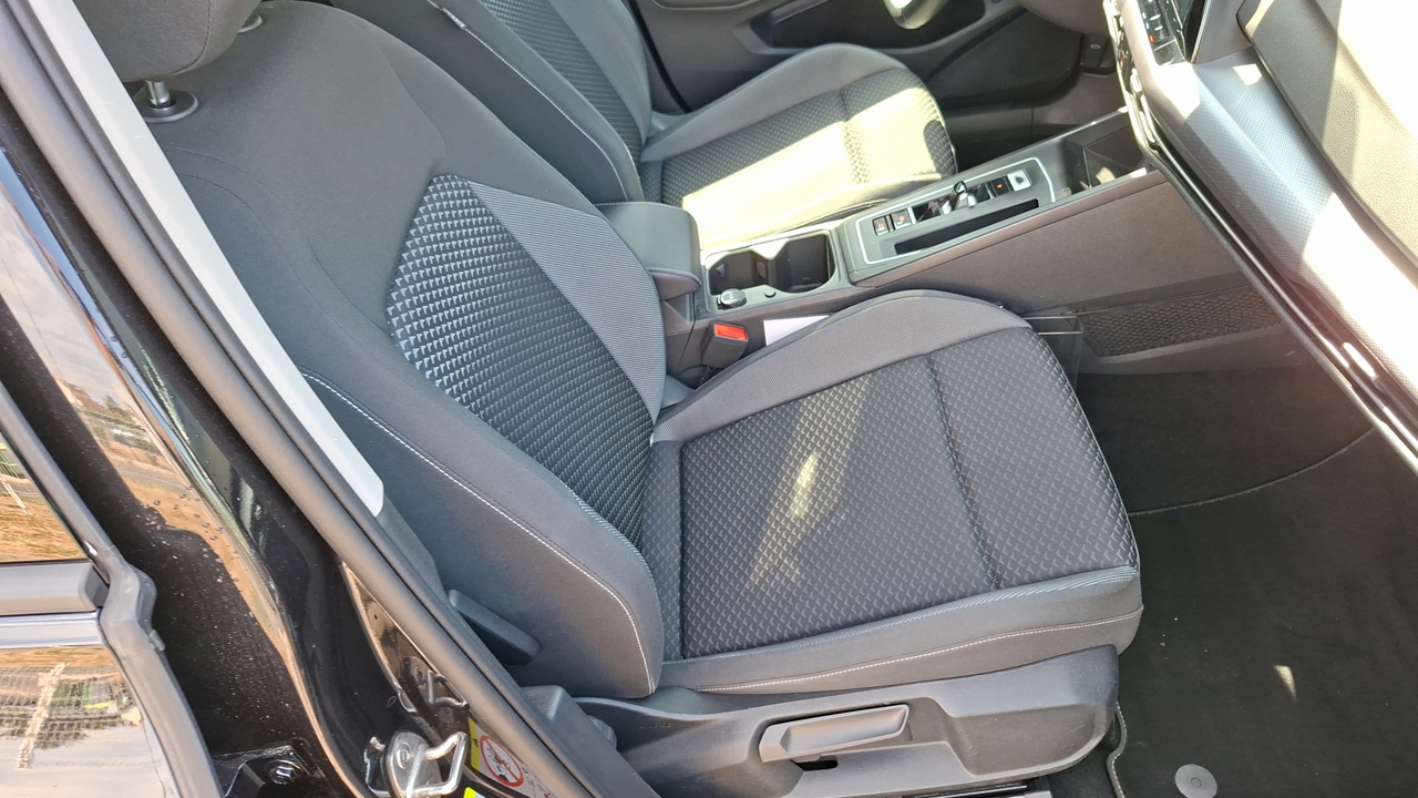 Volkswagen Golf 1.0 eTSI OPF 110 DSG7 — photo 20