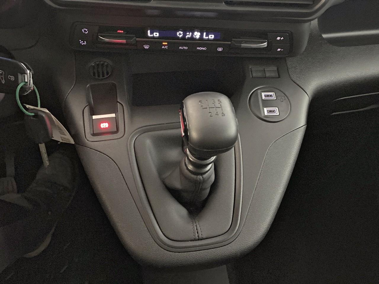 Citroën Berlingo diesel 100 ch m manuelle max — photo 17