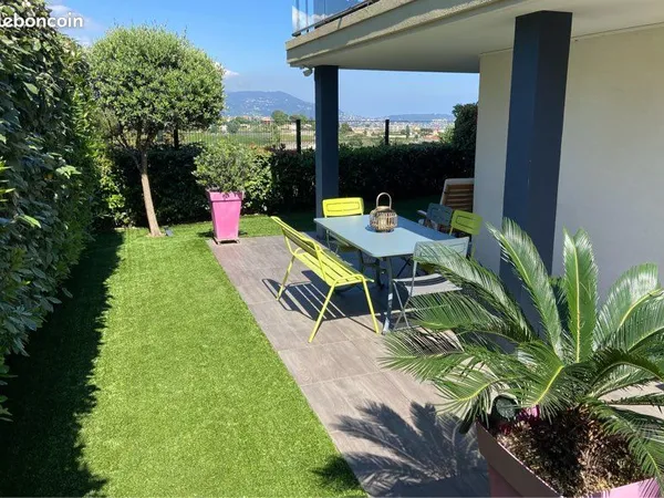 Domaine des Roses - Esprit maison, 3 pièces avec 160 m² de jardin, vue montagnes & double garage