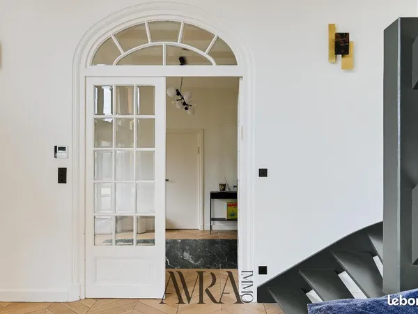 Maison 8 pièces 238 m²