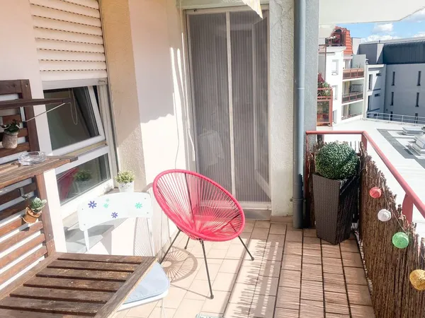 LUMINEUX Appartement 62,35 m² ACTUEL GITE avec GARAGE et Terrasse