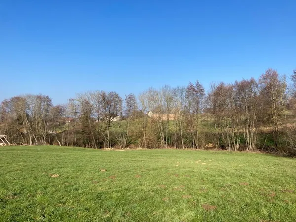 Terrain 743 m²