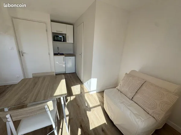 Studio meublé toutes charges comprises en Centre-ville de Châtellerault