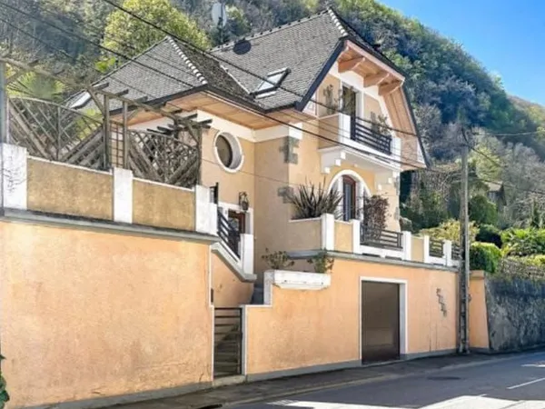Villa de charme au bord du Léman - 10 min de la Suisse