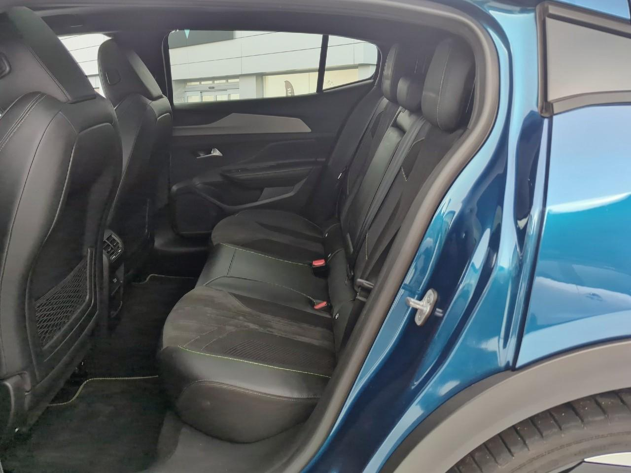 Peugeot 408 phev 225 e-eat8 gt — photo 10