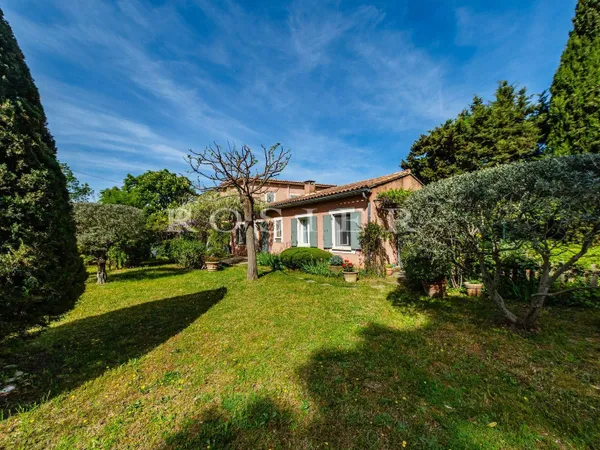 Vente - Bedoin, Charme et quiétude au pied du Mont Ventoux, maison de plain-pied avec studio indépen