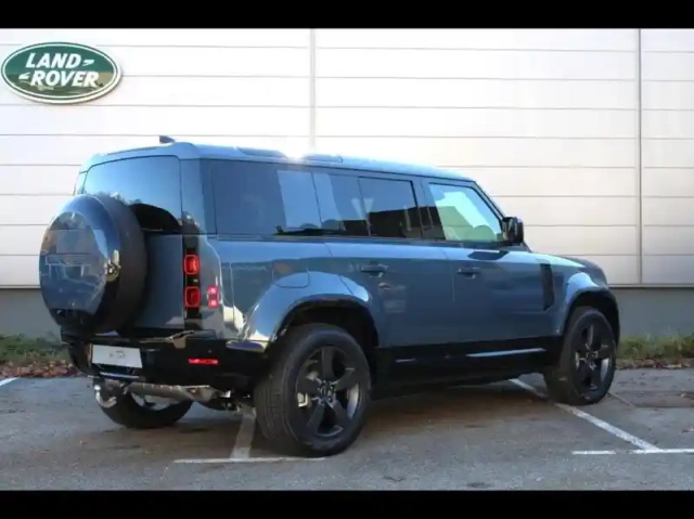 Land Rover Defender 110 2.0 p300e phev x-dynamic se — photo 20