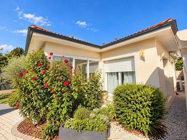 BEAUREPAIRE (38)- MAISON DE PLAIN-PIED - 3 CHAMBRES