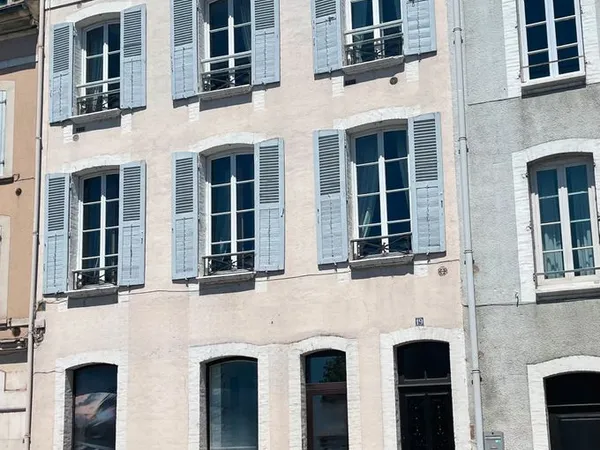 LOCAL PROFESSIONNEL DE 97 m² À JOIGNY