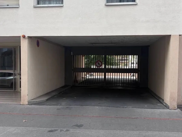 Parking 14 m²