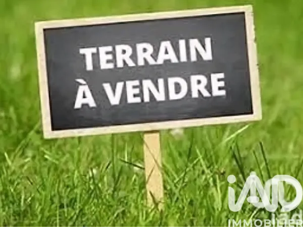Terrain 716 m²