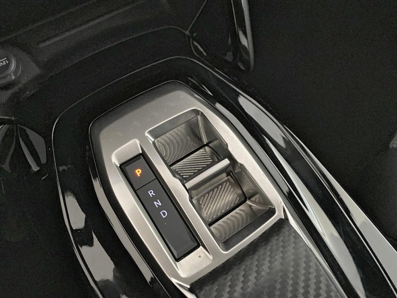 Peugeot 2008 hybrid 145 ch e-dcs6 allure — photo 15