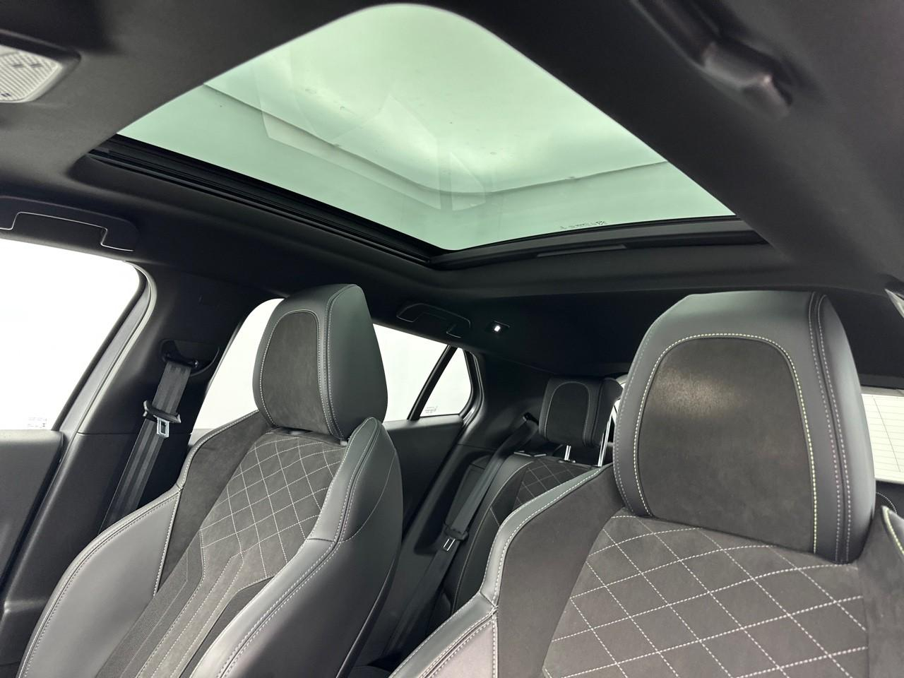 Peugeot 2008 electrique 136 ch gt pack — photo 35