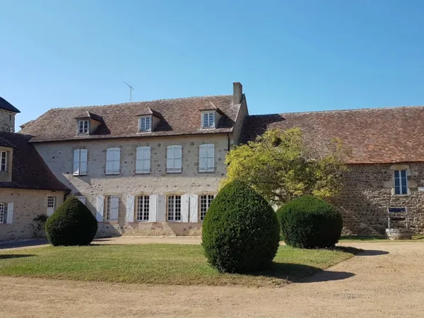Allier - Propriété de caractère du XVII? siècle avec vaste domai