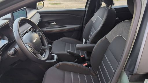 Dacia Sandero 1.0 TCe 100 ECO-G - Stepway Expression + – 2023 – 50626 km – Bicarburation essence GPL – Boîte Manuelle — photo 6