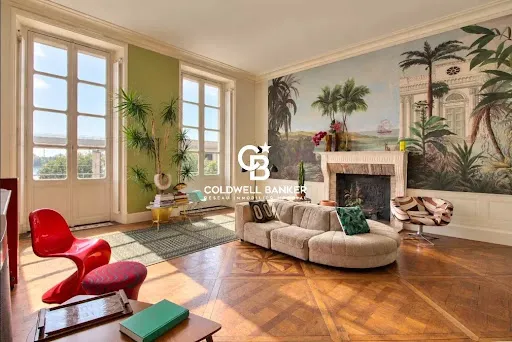 Appartement 5 pièces 182 m²