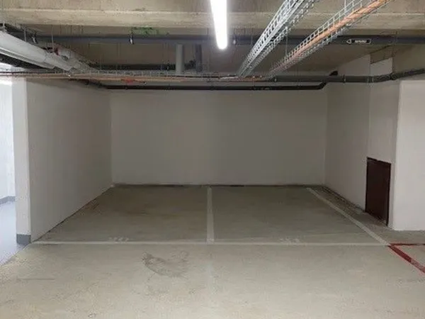 Places de stationnement en sous sol -1