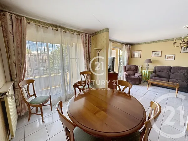 Appartement 6 pièces 120 m²