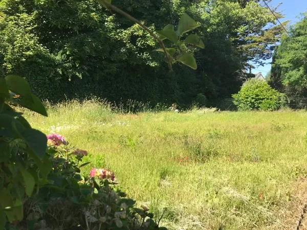 Terrain 608 m²