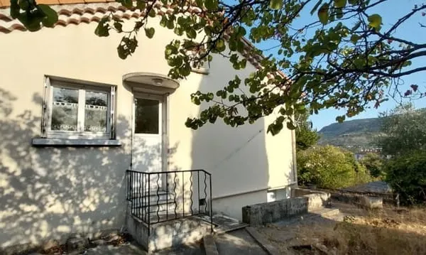 Maison de plain pied avec jardin