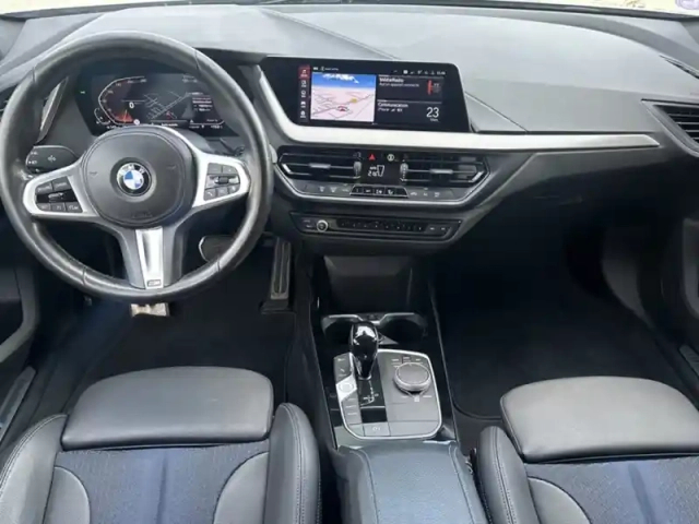 Bmw Serie 1 118 i m sport 1.5 136 ch avec — photo 11