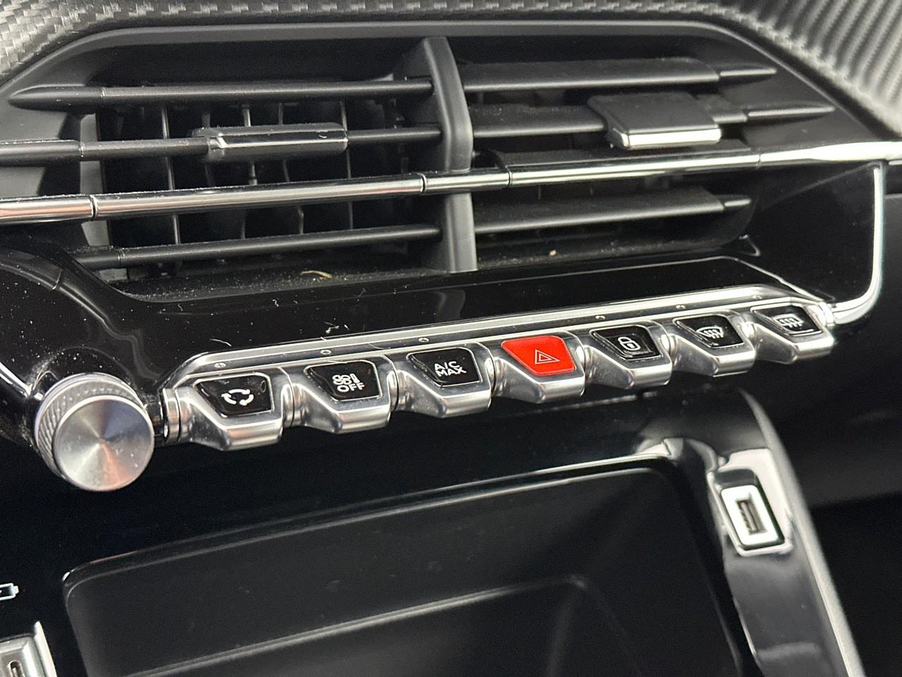 Peugeot 2008 electrique 136 ch style — photo 27