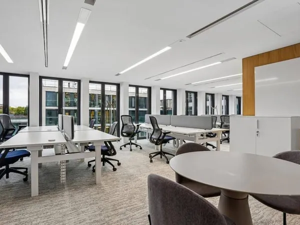 Bureaux 715 m²