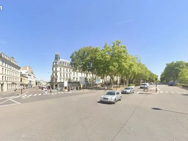 Local 97 m² Versailles