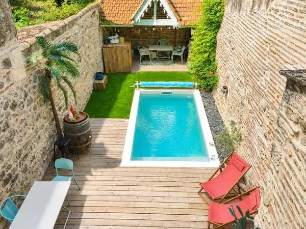 Maison de ville avec piscine