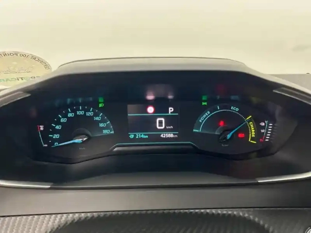 Peugeot 2008 electrique 136 ch — photo 10