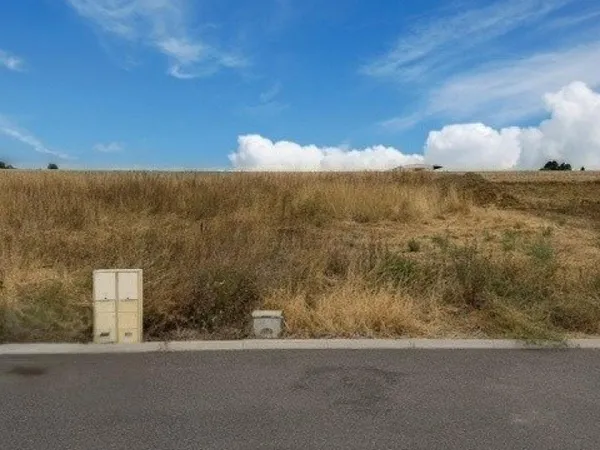Terrain constructible de 604 m2 à Solgne !