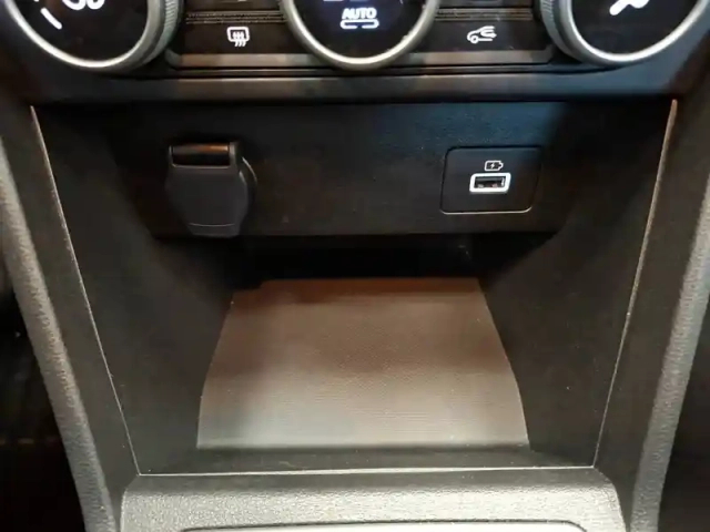 Dacia Sandero eco-g 100 — photo 31