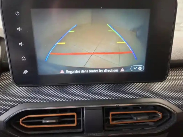 Dacia Sandero eco-g 100 — photo 17