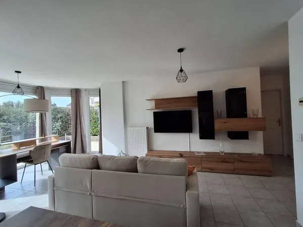 Appartement 1 pièce 66 m²