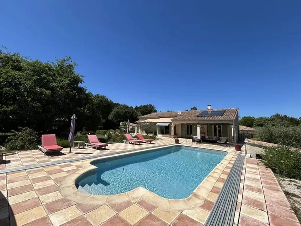 Maison de plain-pied 7 pièces 178 m²
