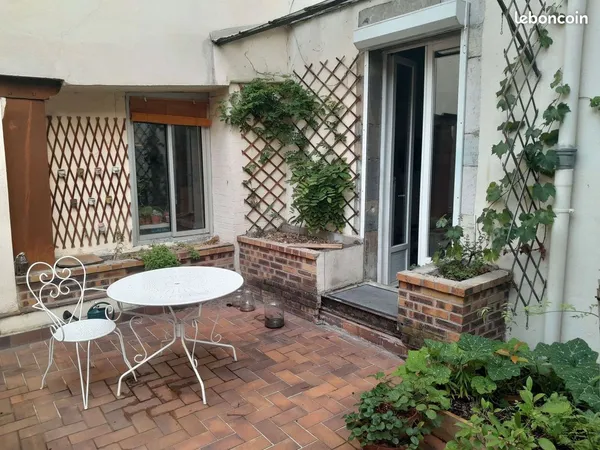 Vente à terme (15k + 500/mois) appartement avec terrasse, centre ville, Vesoul