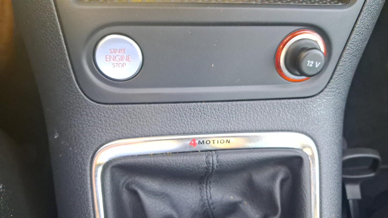 Volkswagen Tiguan 2.0 TDI 140 FAP BlueMotion Technology — photo 37
