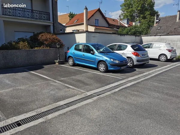 Parking dans résidence sécurisée à Aulnays sous bois