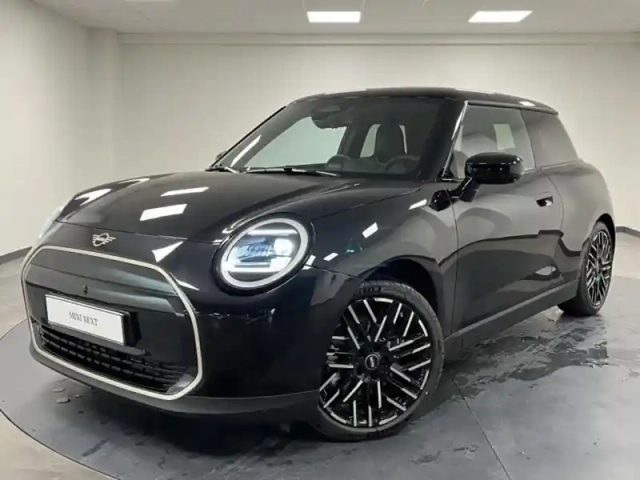 Mini Cooper 3 portes e 184ch favoured — photo 1