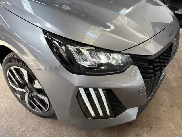 Peugeot 208 hybrid 110 e-dcs6 — photo 16