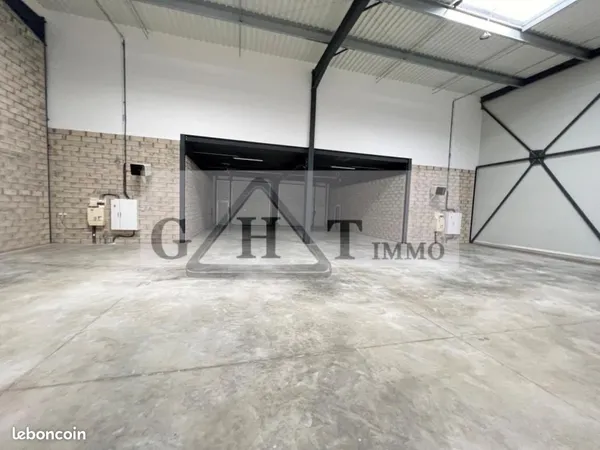 Local bureaux 418 m²