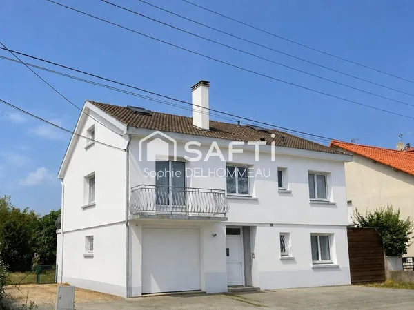 Maison familiale 6 chambres, 4 salles d'eau, 4wc avec jardin clos