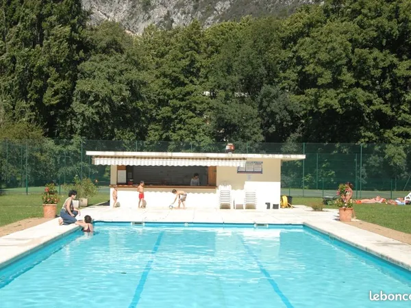 Magnifique 5 pièces en rez-de-jardin dans résidence de standing