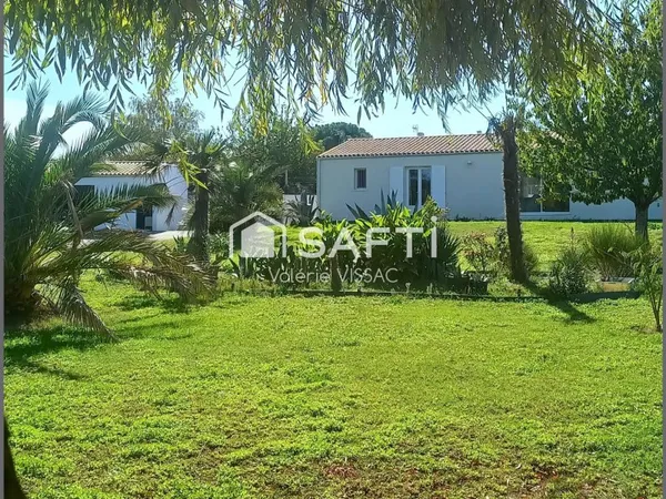 Jolie maison dans son écrin de verdure