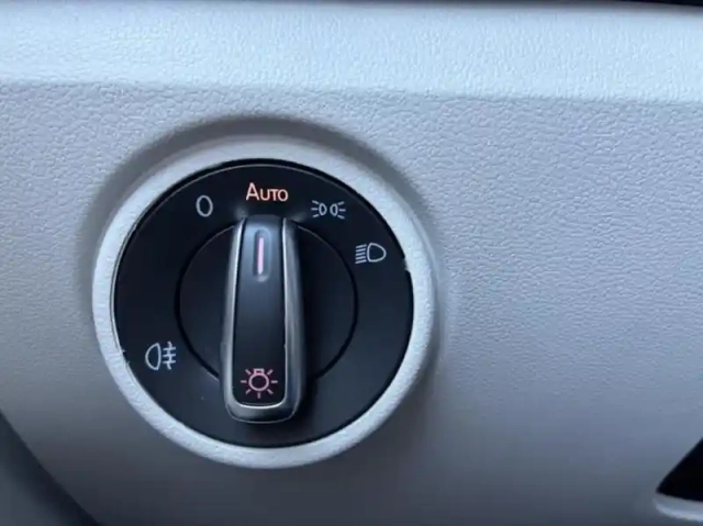 Volkswagen Up ! 1.0 90ch bluemotion technology ! beats audio 5p — photo 12