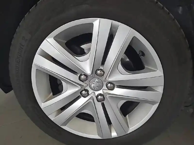 Peugeot 2008 puretech 110ch s&amp;s bvm6 — photo 34